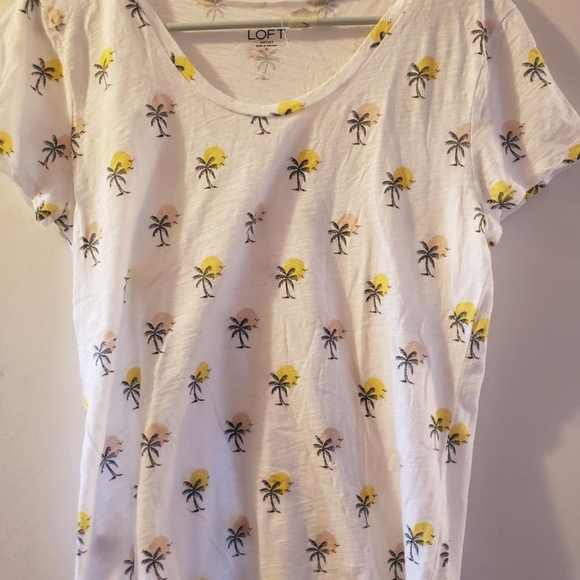 LOFT Tops - Womens loft white tropical design shirt medium